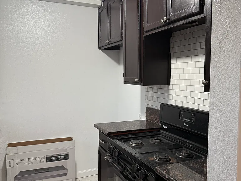 1054 E Salt Lake St #4 — Photo 13