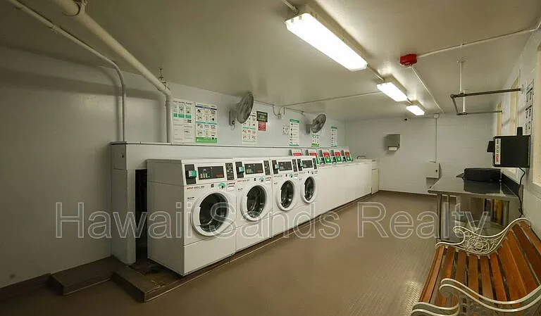 225 Queen St #26H — Photo 16