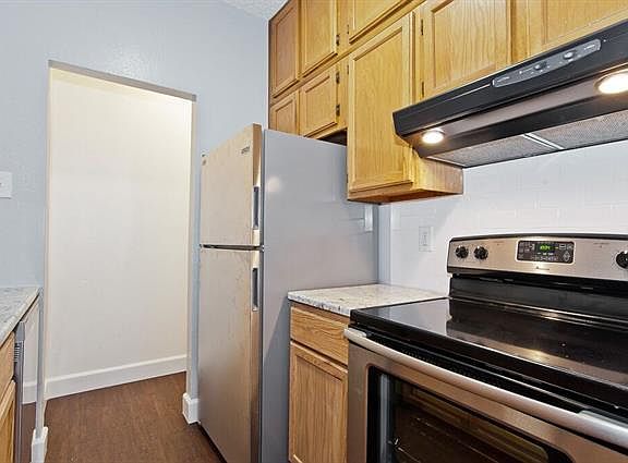 5th image of 5620 Live Oak St Unit 105