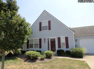 24515 Thicket Ln #20, Olmsted Falls, OH 44138