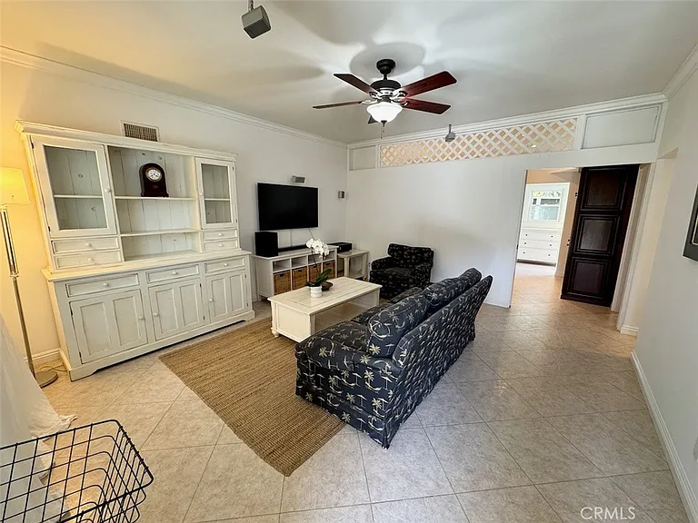 180 High Dr #B — Photo 9
