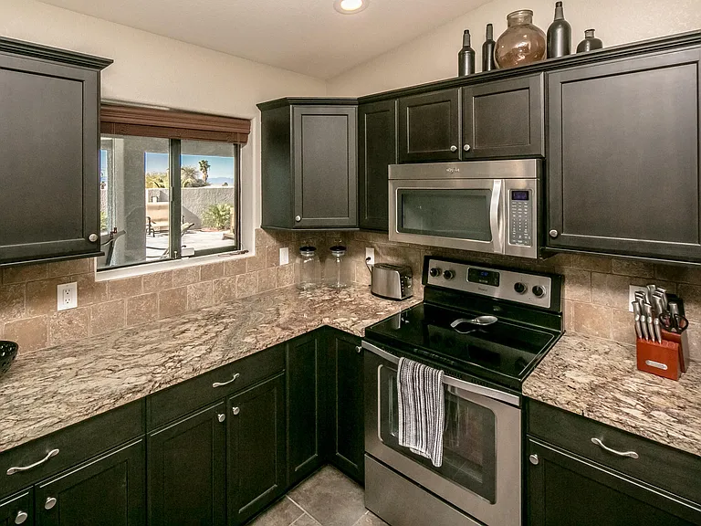 3570 Stanford Dr — Photo 16