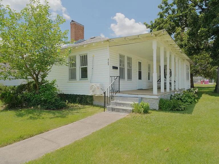 3102 S Wall Ave — Photo 1