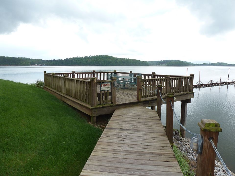 1st image of 4328 Lakeshore Ln #73