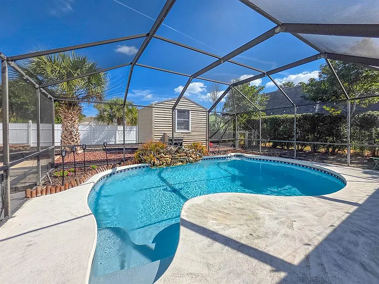 2135 S Flagler Ave — Photo 20