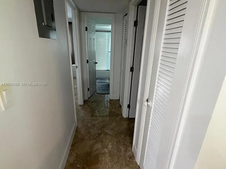 219 NE 14th Ave #101 — Photo 26