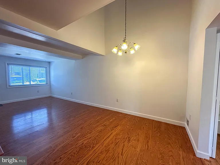 13327 Schwenger Pl — Photo 6