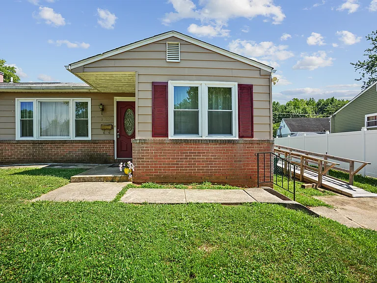 3307 Wild Cherry Rd — Photo 2