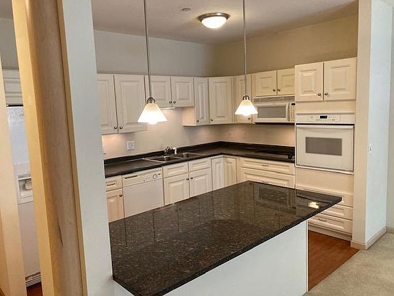 3rd image of 500 Greenhaven Dr APT 103