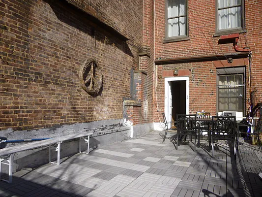 Rented by Stefan R. Capan, LREB | media 18