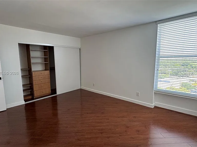 2020 NE 135th St #810 — Photo 20