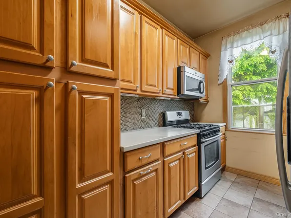 3424 34th Street, Astoria, NY 11106