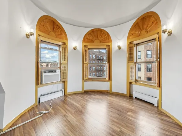 7722 Broadway image 25 of 47