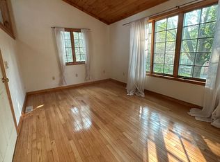 (Undisclosed Address), Red Hook, NY 12571