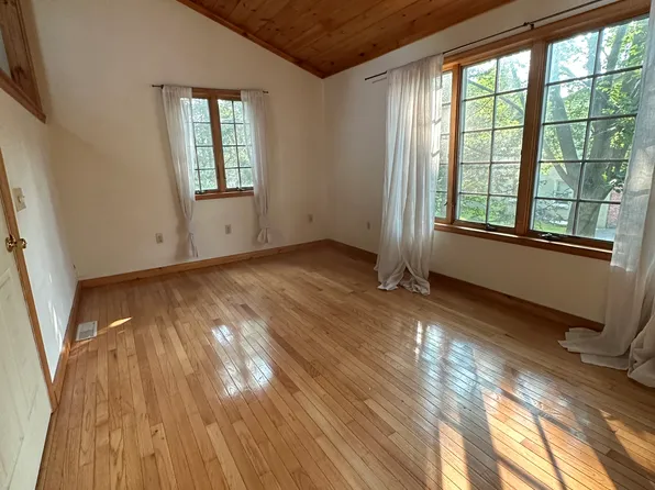 (undisclosed Address), Red Hook, NY 12571