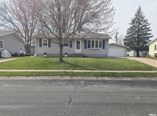 502 N 5th St, Eldridge, IA