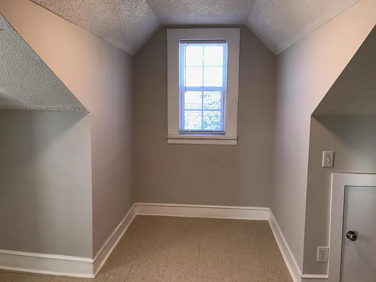 1219 Grace Ave #3 — Photo 6