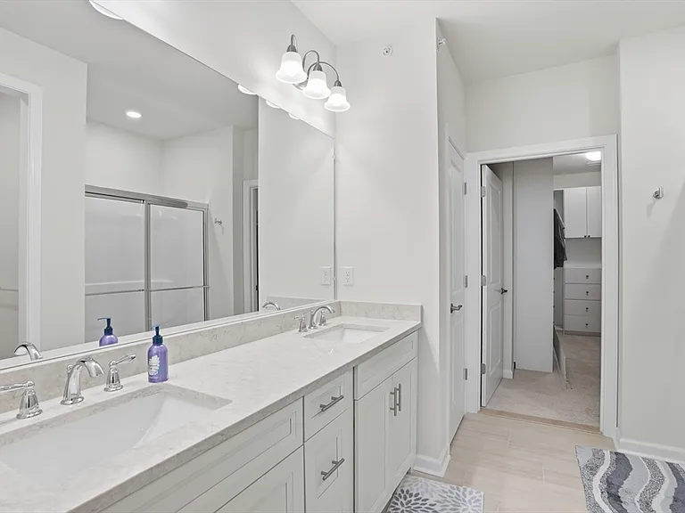 4 Winslow Ln #410 — Photo 23