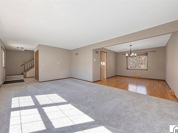 4th image of 450 Country View Ln