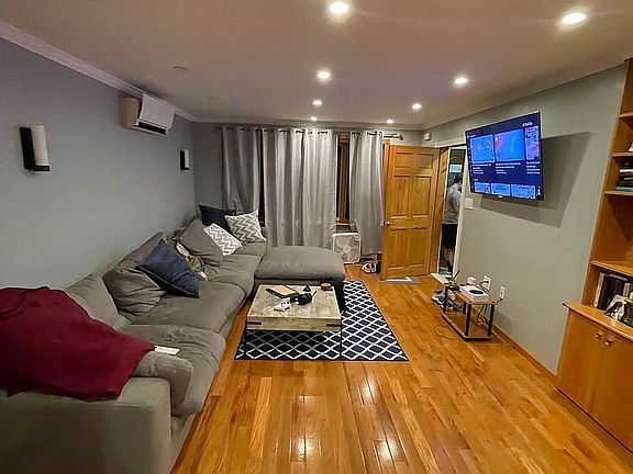 3rd image of 21-33 23rd St #2