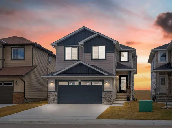 838 W Edgefield St, Strathmore, AB T1P 0E9