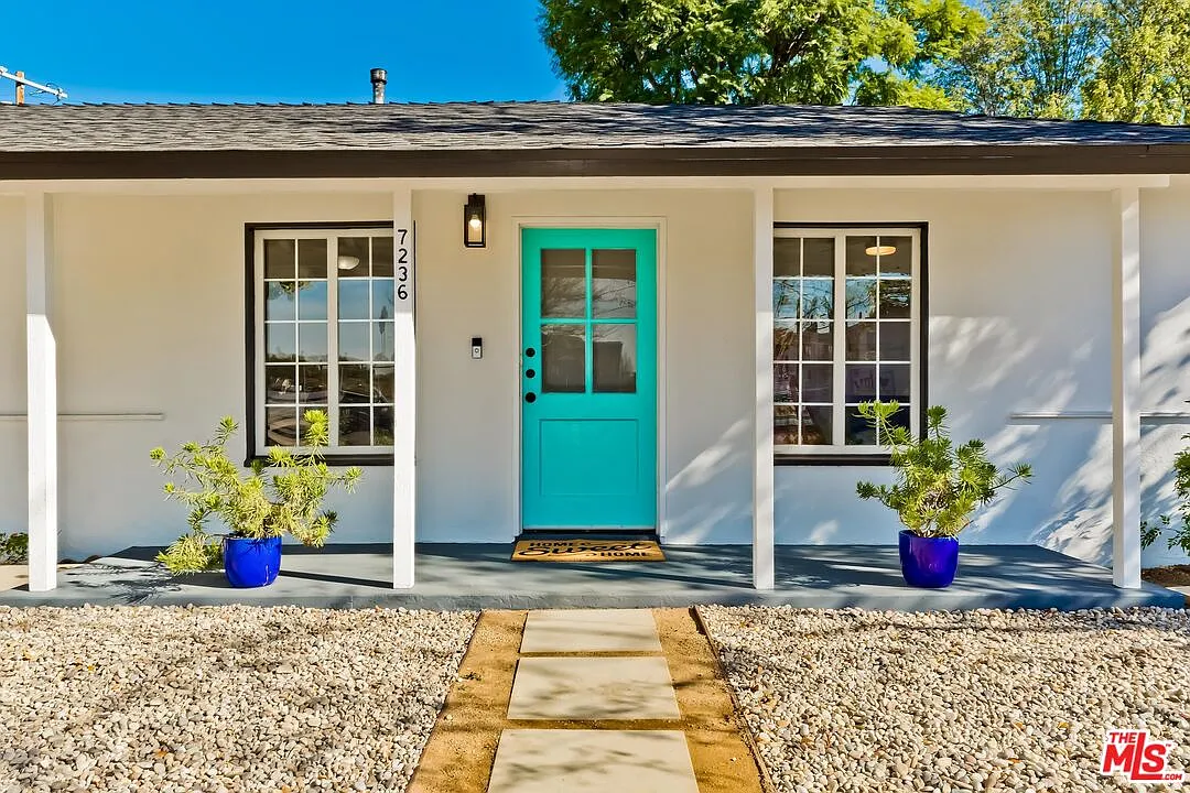Building Photo - 7236 Encino Ave