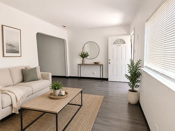 2nd image of 628 N Fresno St #638