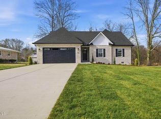 112 Tall Oaks Ct, Kingsport, TN 37663