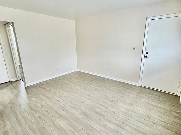 3rd image of 1609 Orchard St APT 2