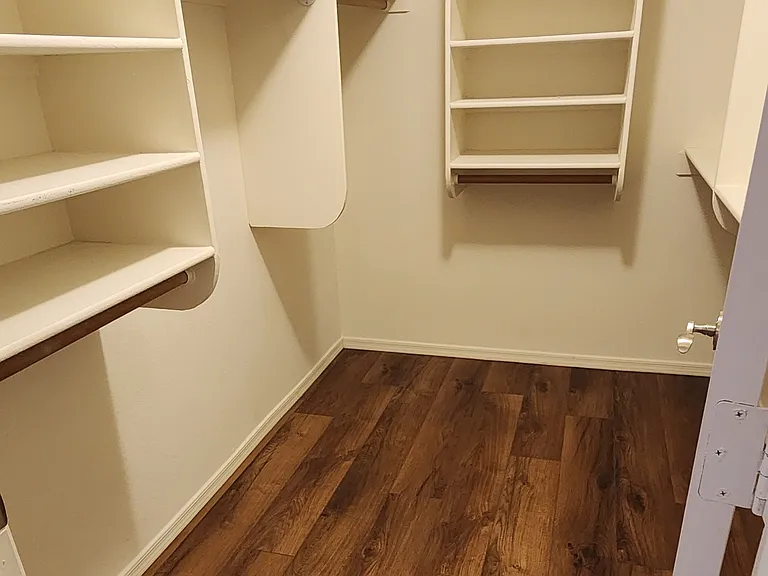 Walk-in Closet