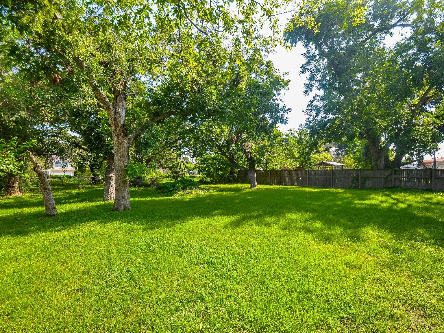 3 bed, 2.0 bath, 1710 sqft, $1,450 — Photo 4