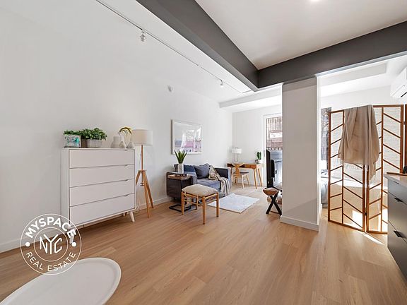 3rd image of 931 Carroll St #203D
