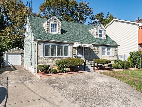 2nd image of 472 Emerson Street