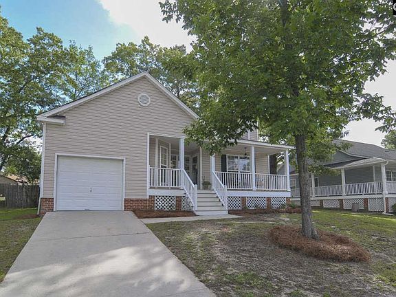 3rd image of 304 Oak Creek Cir
