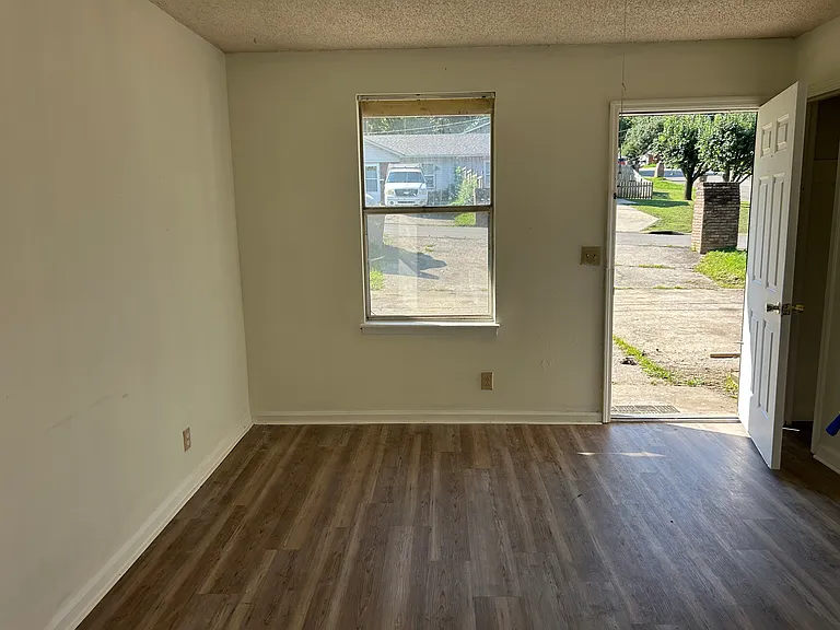 302 Cedarcreek Dr #302 — Photo 8