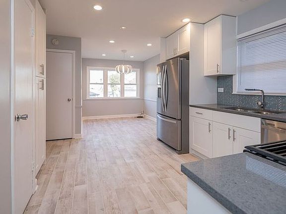 4th image of 3025 N Nashville Ave