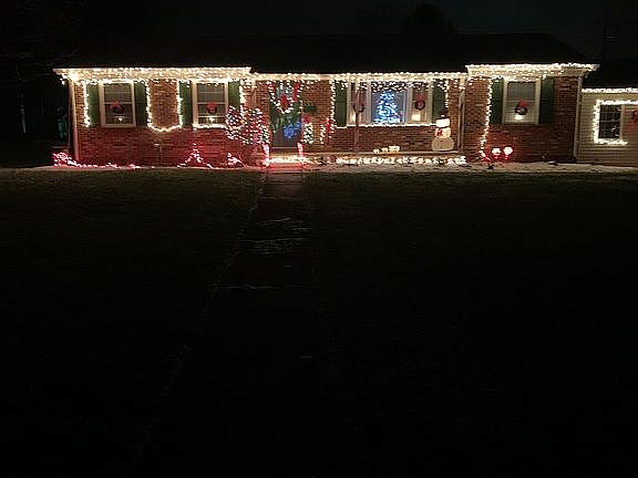 4th image of 153 Shady Oak Ln