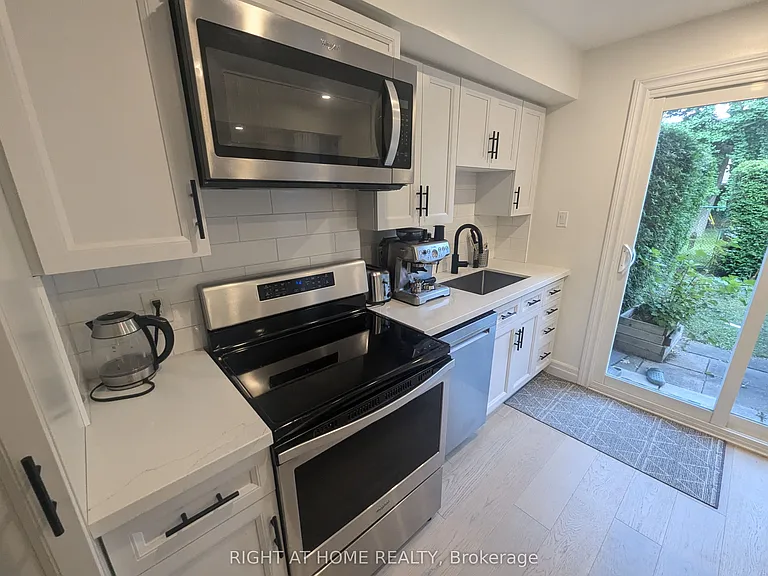 6 Broadpath Rd — Photo 3