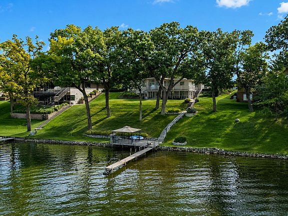 2nd image of 1879 Long Pointe Dr