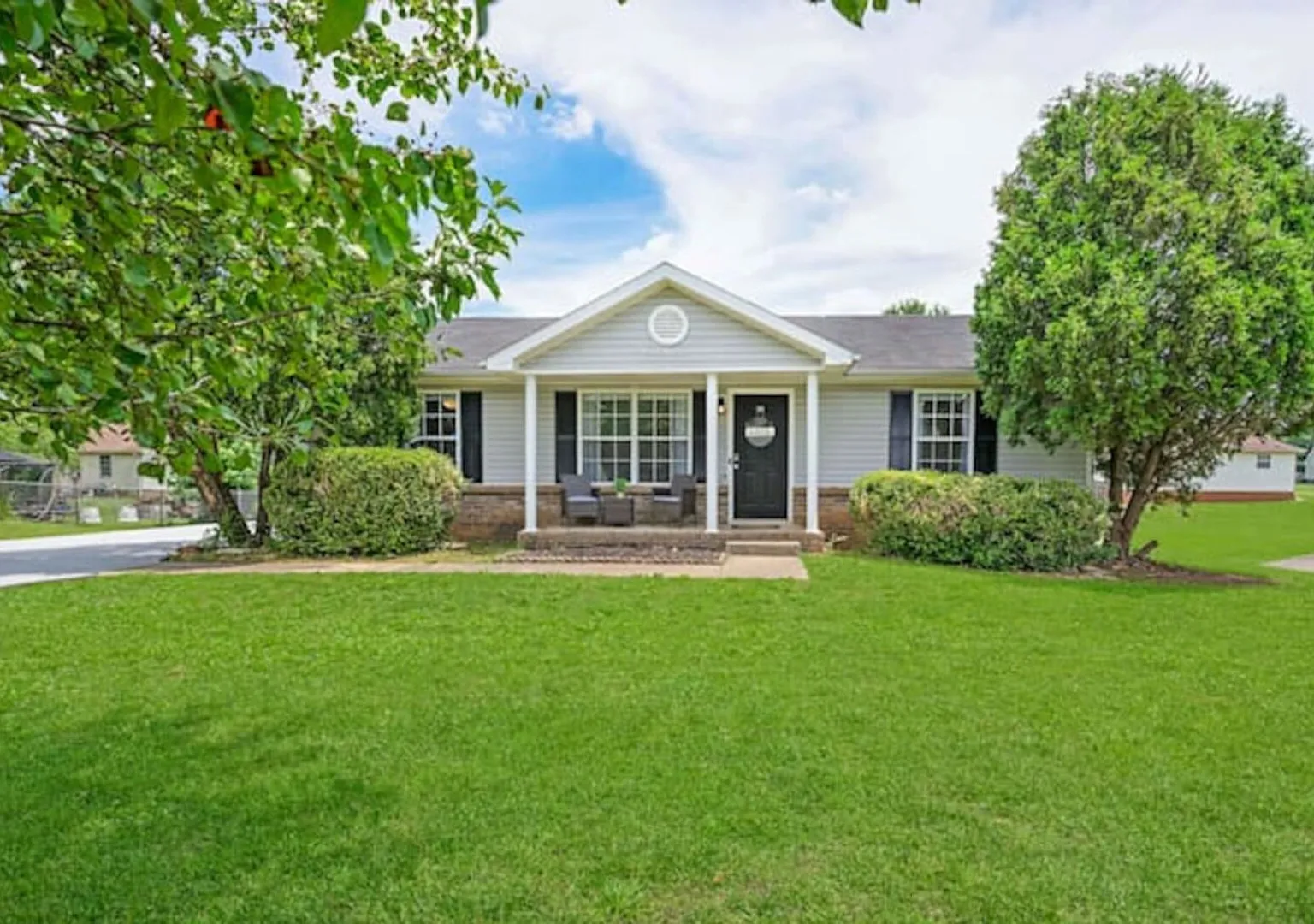Charming House Close to Fort Campbell and Casino — Photo 1