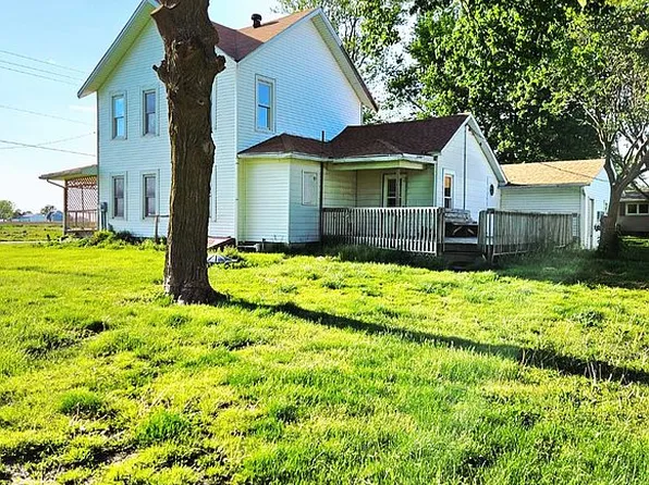 302 West St, North Henderson, IL 61466