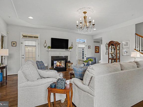 5th image of 301 Tecumseh Way