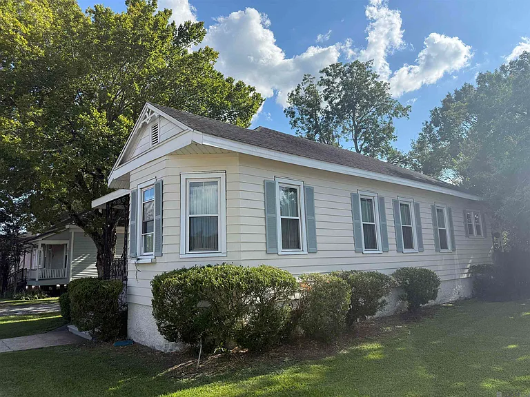 23930 Railroad Ave — Photo 2