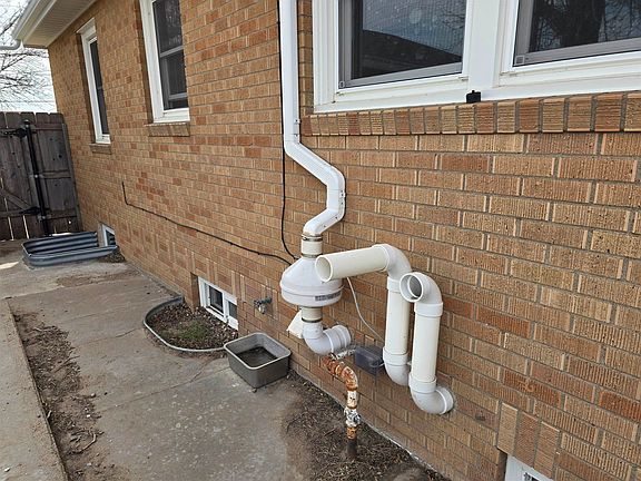 3rd image of 511 Madison St