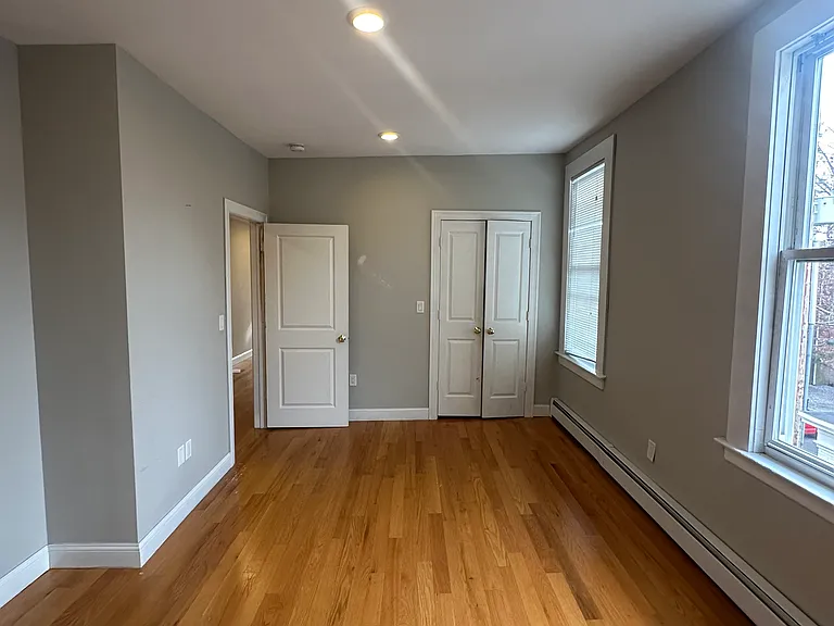 533 Chapel St #5 — Photo 7