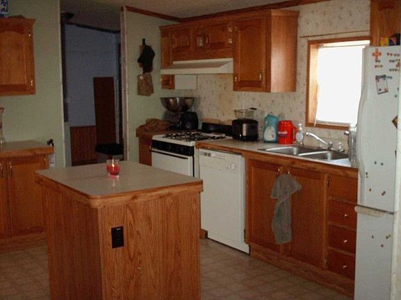 3rd image of 10300 Taylor St NE