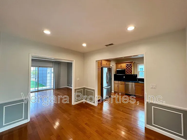 6531 W 85th St — Photo 5