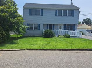 54 17th St, West Babylon, NY 11704