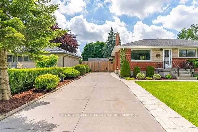216 Irving Pl #LOWER — Photo 3