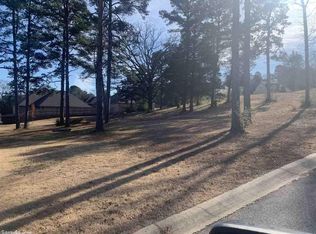 704 Valley Ct, Searcy, AR 72143